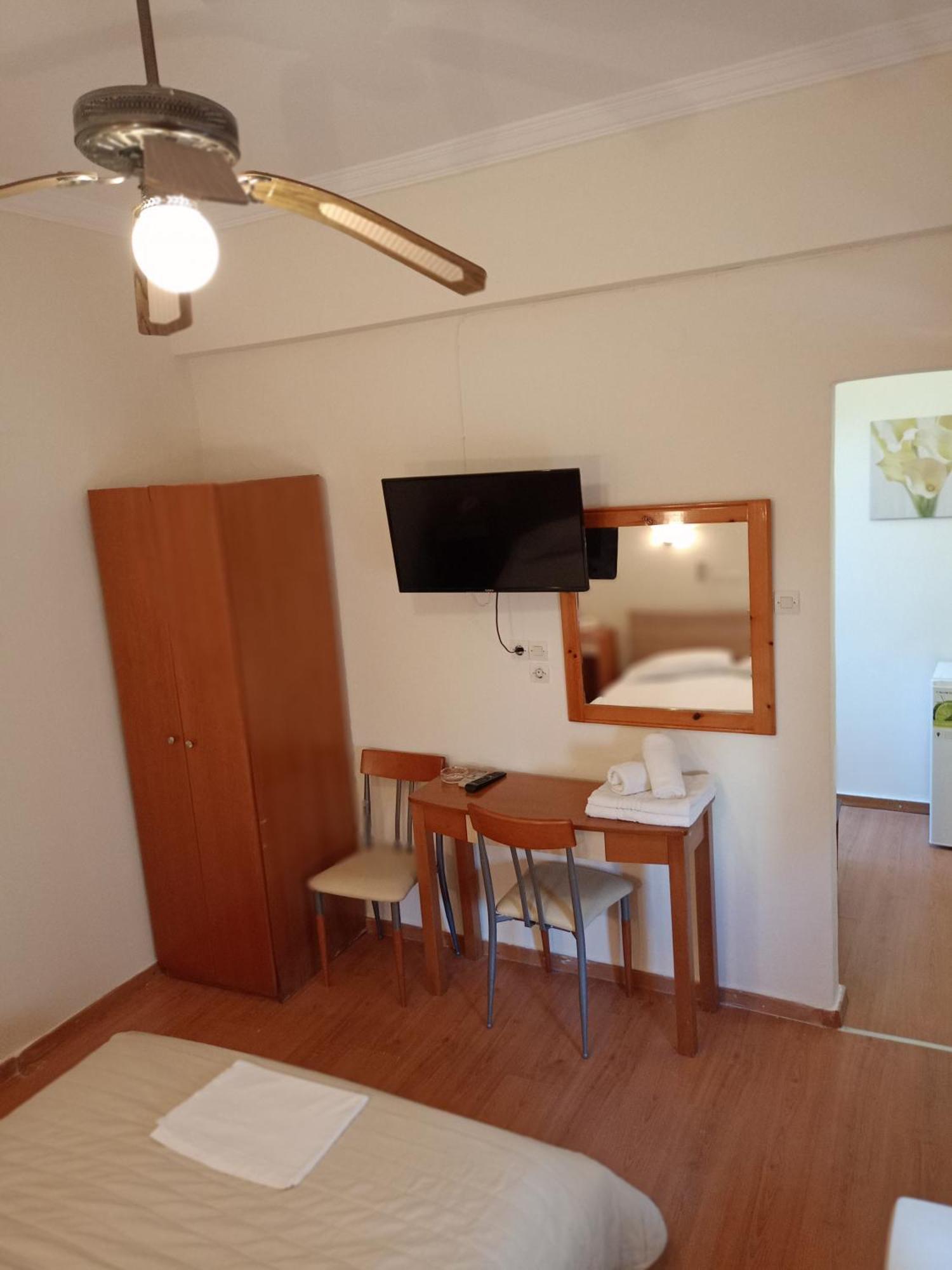 Efstratios Hotel Loutra Edipsou  Zimmer foto